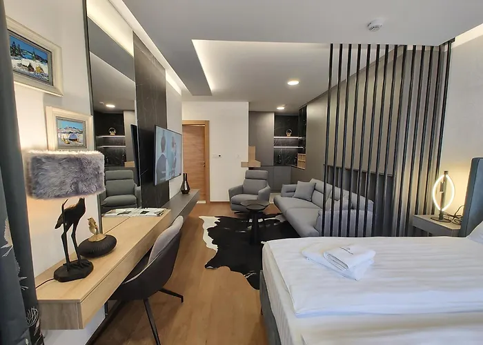 The Διαμέρισμα *