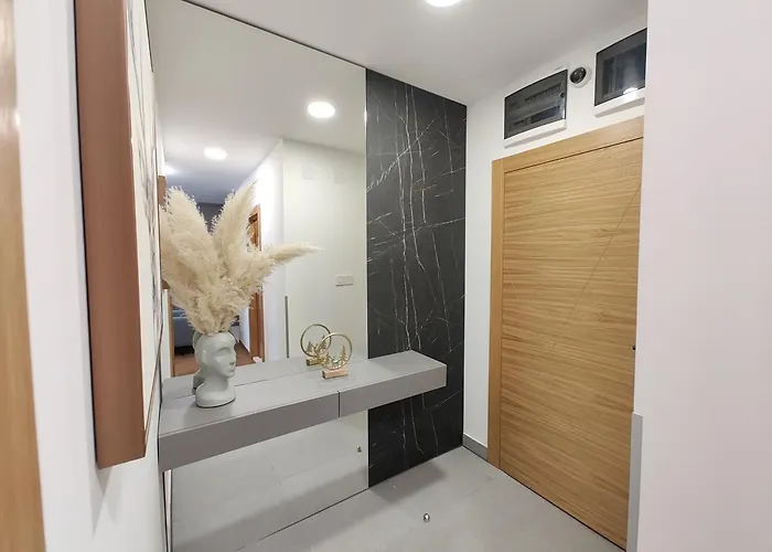 The Διαμέρισμα *